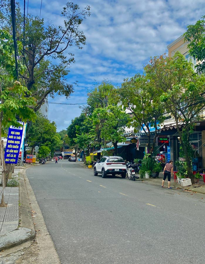 BÁN ĐẤT TẶNG NHÀ ĐƯỜNG LÊ NỔ ĐỐI DIỆN TRƯỜNG HỒ NGHINH